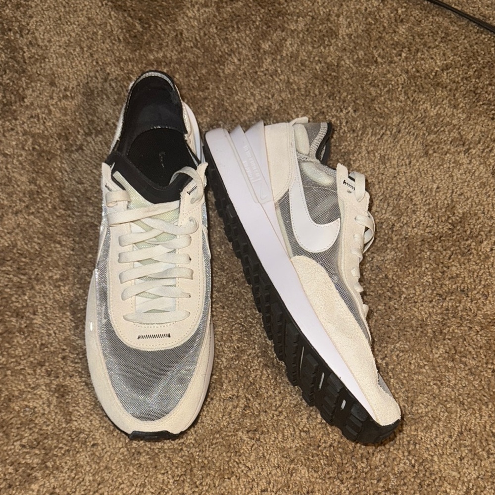 Nike Men's Cream and Black waffle sneakers 11.5 men’s